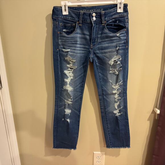 American Eagle Women's Denim Super Stretch Artist Crop Distressed Jeans Size 6 - Picture 1 of 4